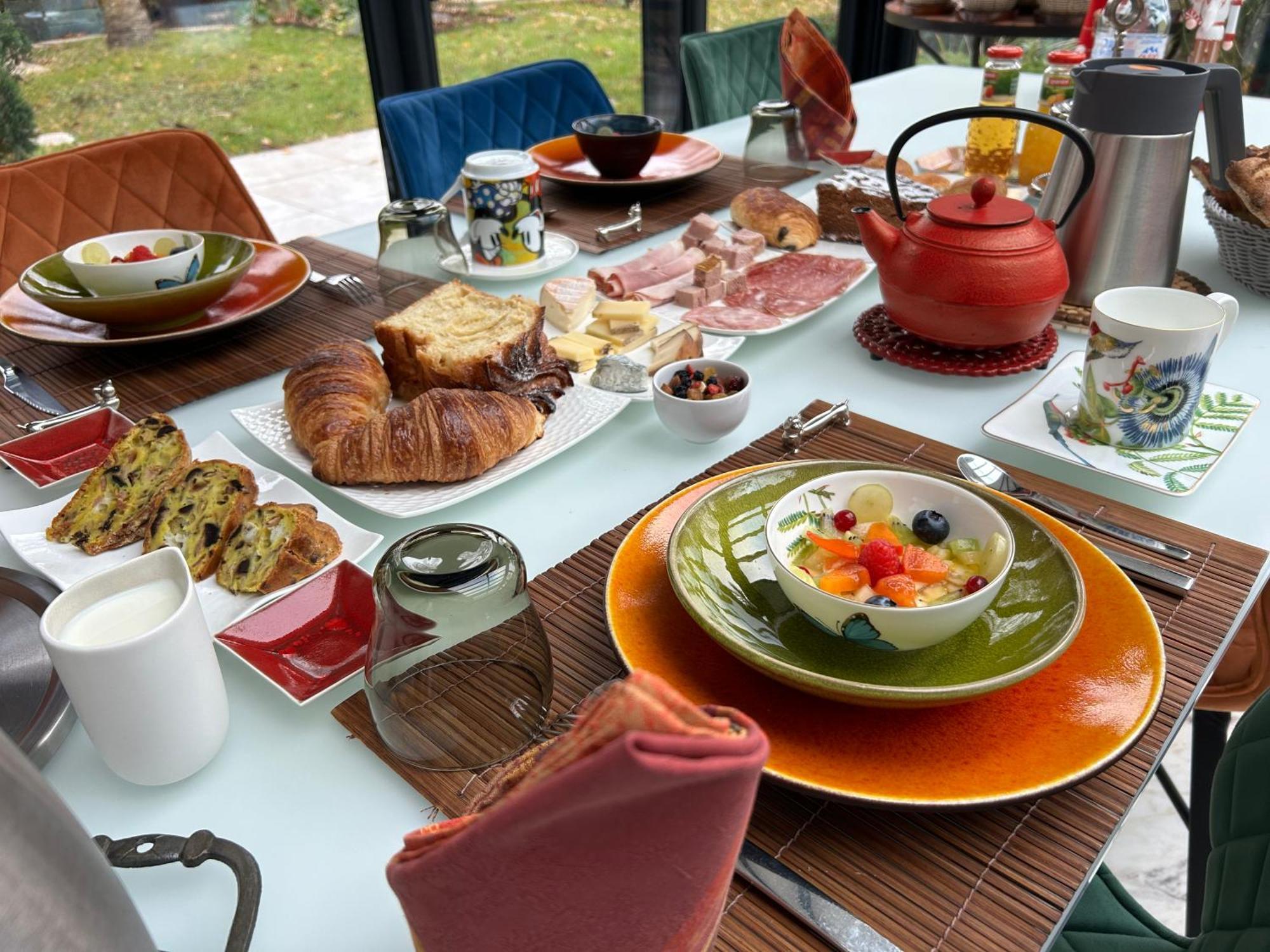 Les Suites Champenoises Tinqueux Εξωτερικό φωτογραφία