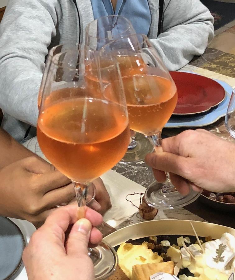 Les Suites Champenoises Tinqueux Εξωτερικό φωτογραφία